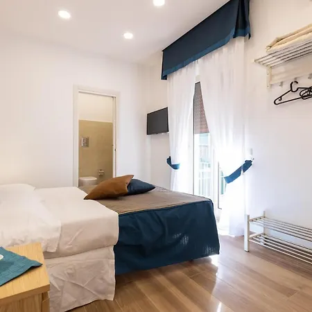 Napolilive Bed and Breakfast 4*