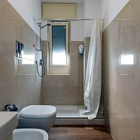 فندق مبيت وإفطار Napolilive 4*