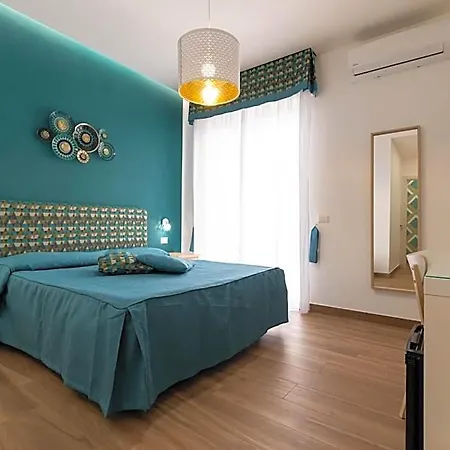 Napolilive לינה וארוחת בוקר 4*