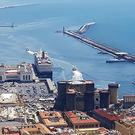 Napolilive Bed & Breakfast 4*